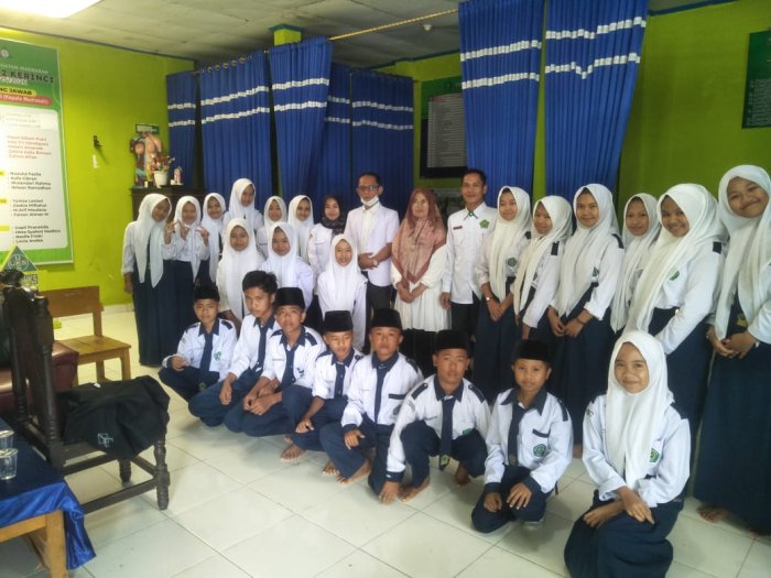 drg Anton Mahendra Sosialisasikan Pentingnya Kesehatan di MTsN 2 Kerinci