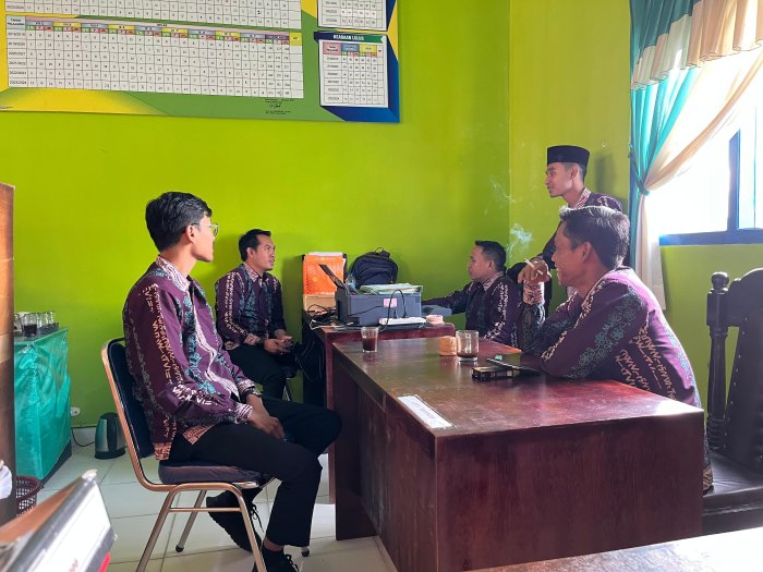Tenaga Kependidikan MTsN 2 Kerinci Gelar Koordinasi Untuk Tingkatkan Kualitas Pembelajaran