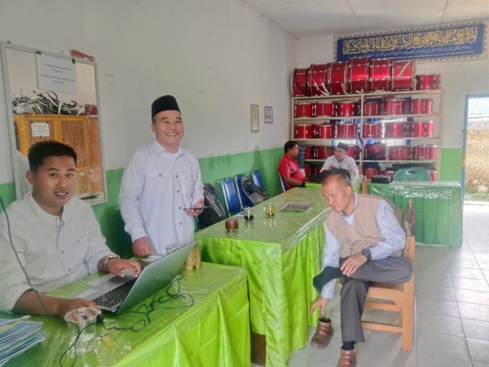 Wakamad Sarana dan Prasarana Bersama Operator MTsN 2 Kerinci Lakukan Pemantauan dan Pembenahan Fasilitas Madrasah