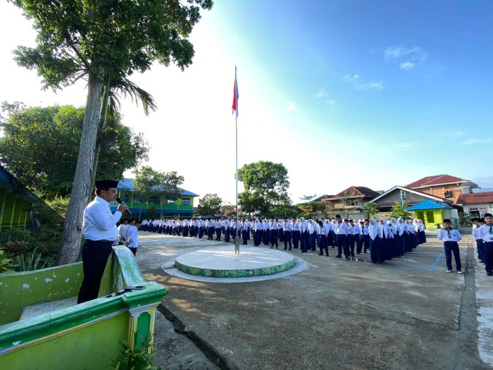 Semangat Nasionalisme dalam Nuansa Upacara Bendera di MTsN 2 Kerinci