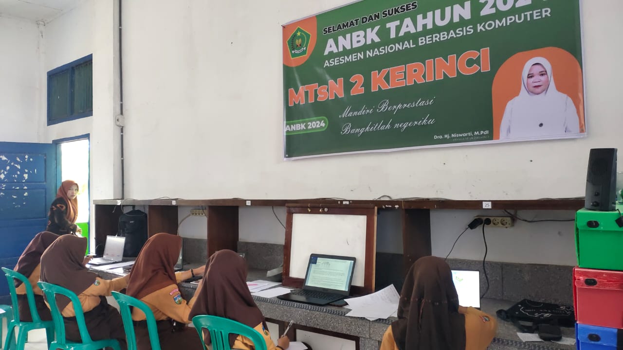 Siswa-siswa MTsN 2 Kerinci, semangat melaksanakan Asesmen Nasional Berbasis Komputer (ANBK)