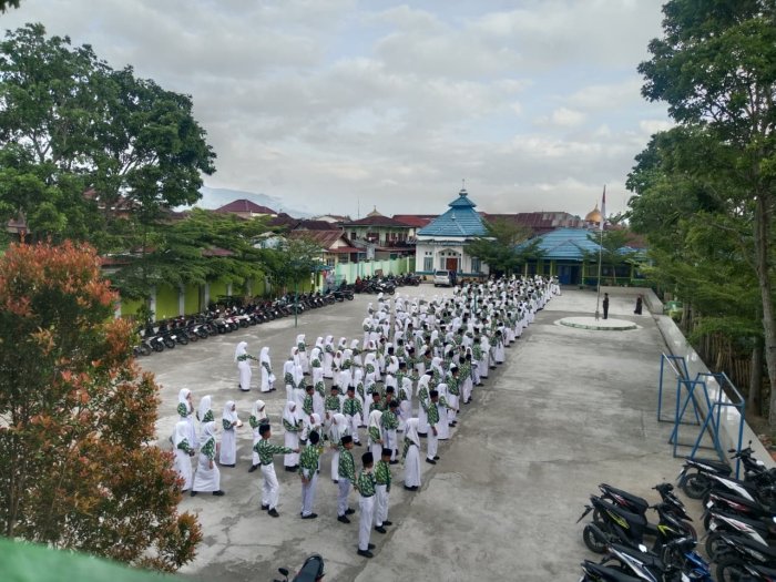 Apel Pagi MTsN 2 Kerinci Berlangsung Tertib dan Khidmat