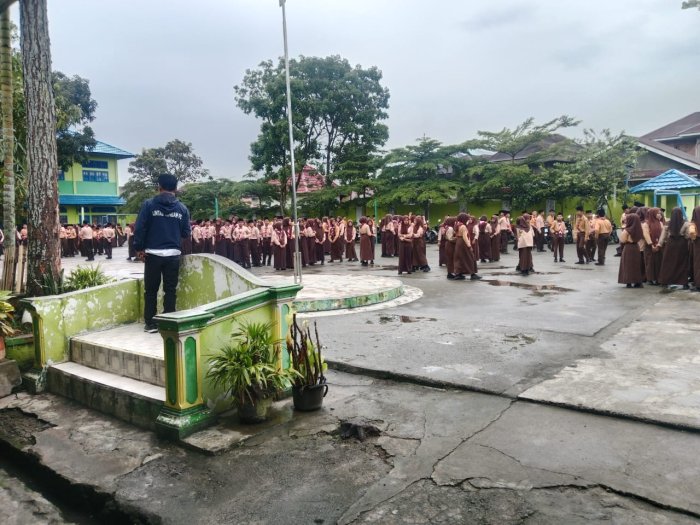 MTsN 2 Kerinci Gelar Apel Pagi untuk Disiplin Siswa