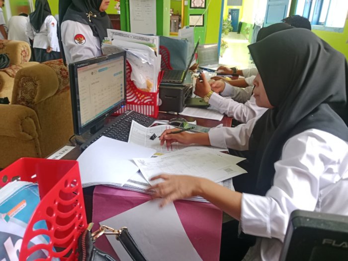 Operator Bidang Kesiswaan Lakukan Validasi Data Siswa Kelas 7 untuk RDM