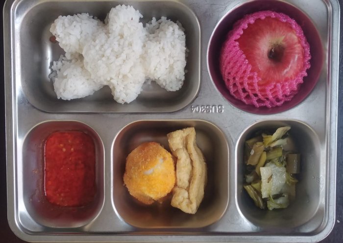 Menu MBG Hari Ini Bikin Kagum! Sajian Bergizi, Lezat, dan Menggugah Selera Siswa MTsN 2 Kerinci Menu MBG Hari Ini Bikin Kagum! Sajian Bergizi, Lezat, dan Menggugah Selera Siswa MTsN 2 Kerinci