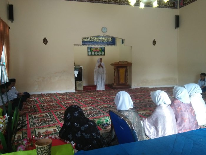 Siswa MTsN 2 Kerinci Gelar Kultum Usai Salat Berjamaah